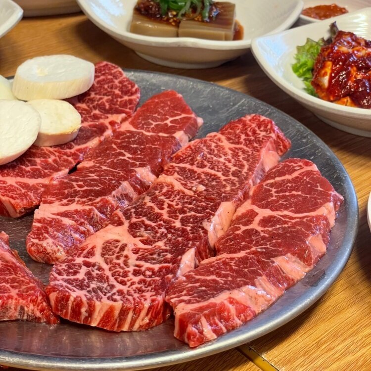 UCHON DOLSOT SEOLLEONGTANG, Seoul - Myeongdong - Restaurant Reviews, Photos & Phone Number - Tripadvisor