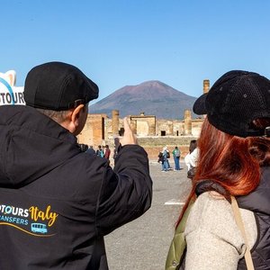 Shared Tour Pompeii and Amalfi Coast 
