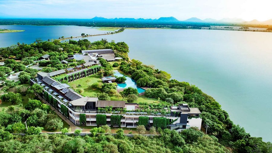 https://dynamic-media-cdn.tripadvisor.com/media/photo-o/30/47/d1/7f/exterior.jpg?h=-1&s=1&w=900
