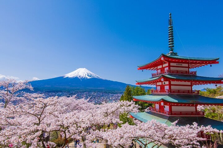 Fujisan, sacred place and source of artistic inspiration