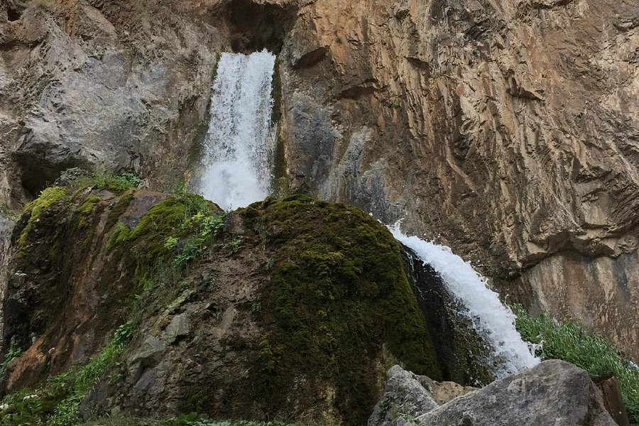 Abshir Ata Falls image