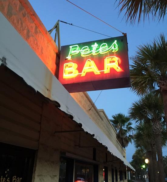 Pete's Bar image