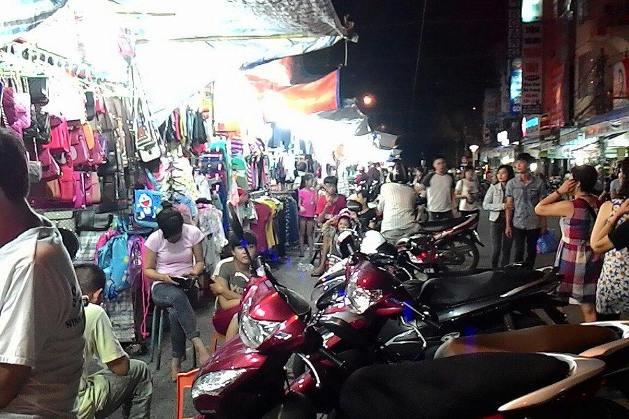 Ninh Kieu Night Market image