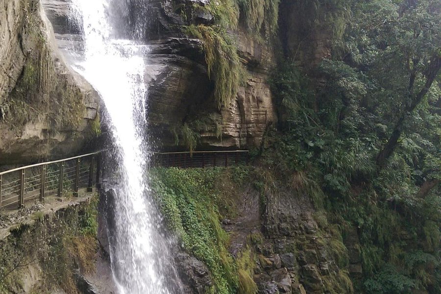 Longgong Waterfall image