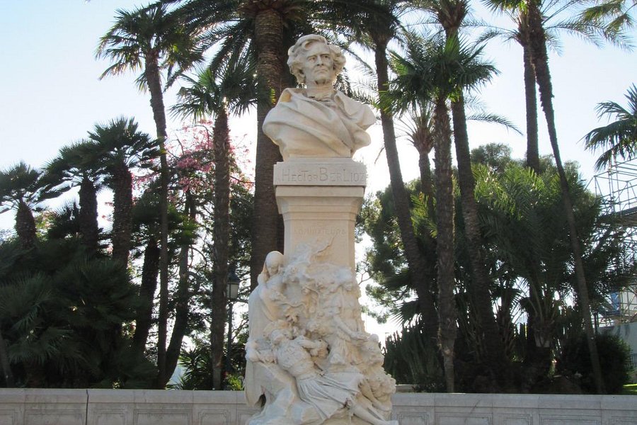 Hector Berlioz Statue image