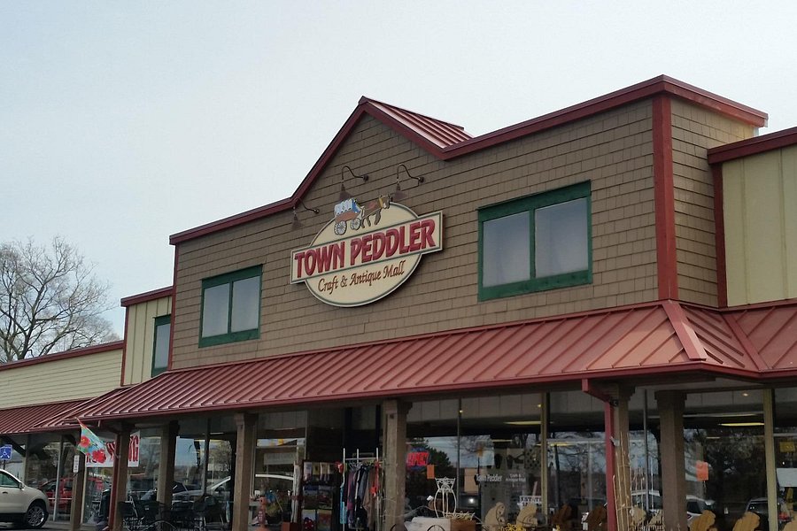 The Town Peddler Craft and Antique Mall image