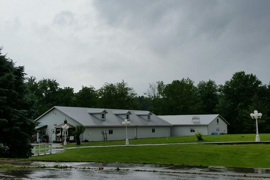 Gasthof Amish Village image