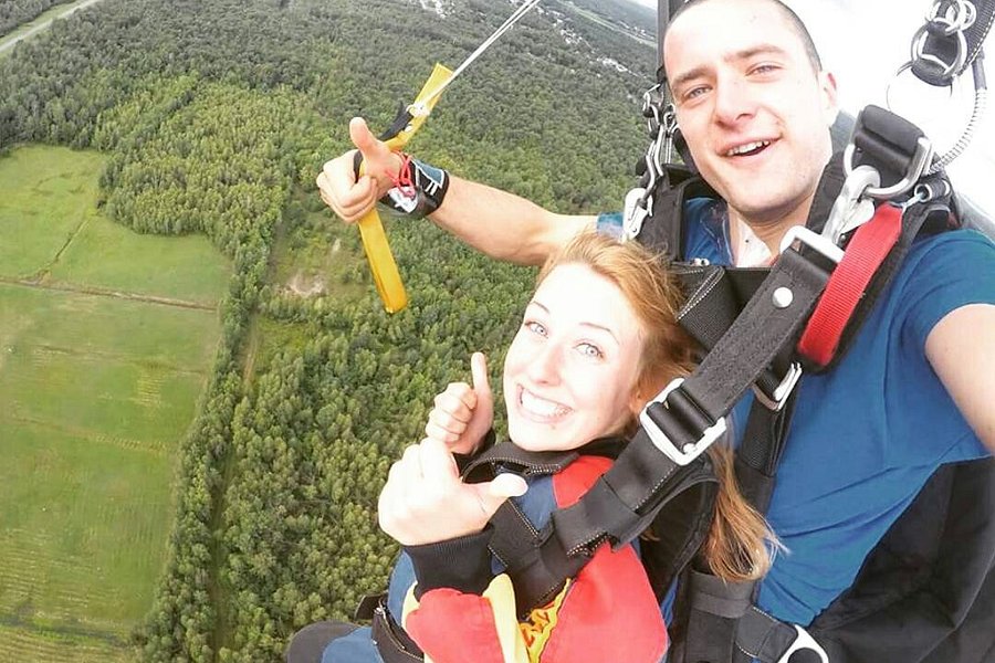 Parachutisme Adrenaline image