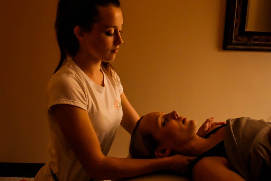 Sante Massage Therapy image