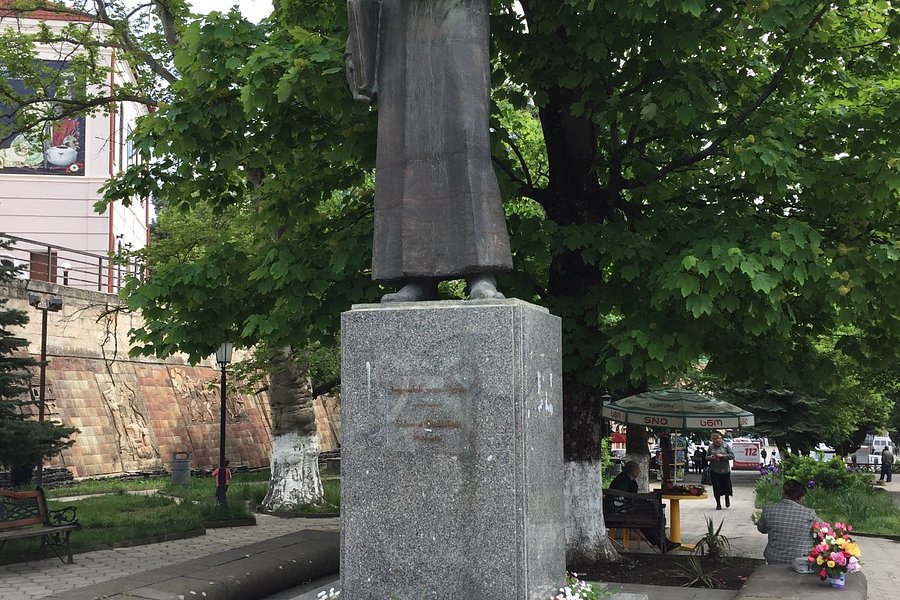 Monument to Solomon Dodashvili image