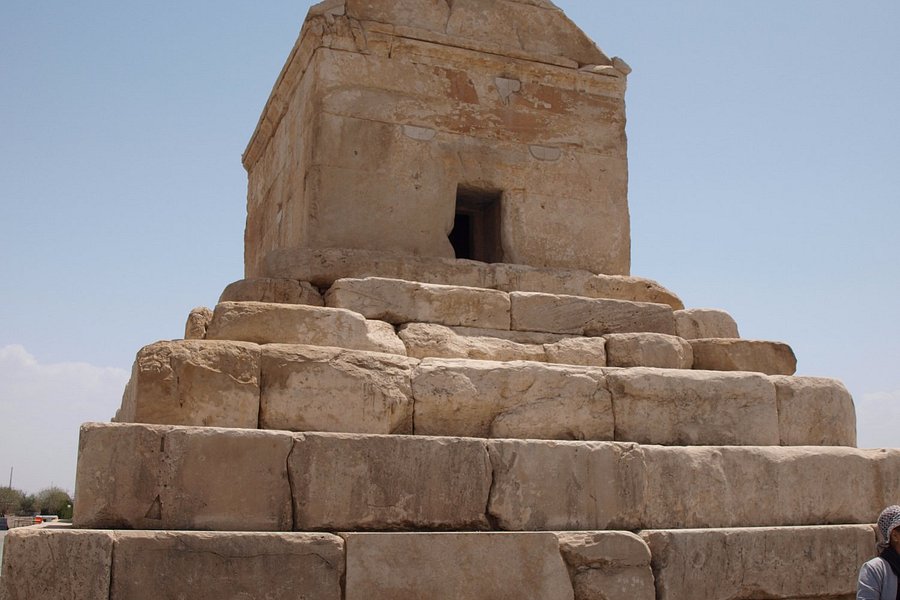 Tomb of Cyrus image