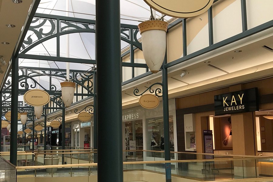 The Shoppes at Buckland Hills image