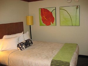 Dorm-room style amenities with a microwave built in spotlight - Picture of  La Quinta Inn & Suites by Wyndham Charlotte Airport North - Tripadvisor