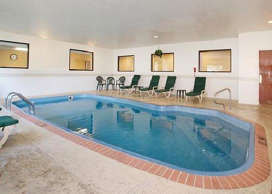hotels in fishers indiana with indoor pool