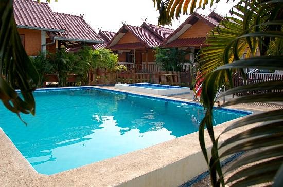 J&amp;J Guesthouse, hotel in Kamphaeng Phet Province
