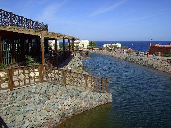 فندق حوزه بيتش، فندق في خليج نبق