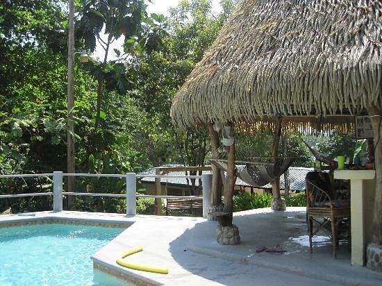 Coconut Grove Oceanfront Cottages, hotel em Dominical