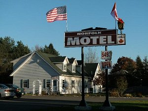 Norfolk Motel in Fredericton, image may contain: Hotel, Neighborhood, Motel, Car