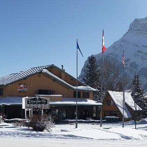 Douglas Fir Resort &amp; Chalets, hotel in Banff