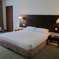 Deluxe Room - Bed Area