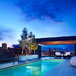 Keefer Penthouse Pool & Jacuzzi