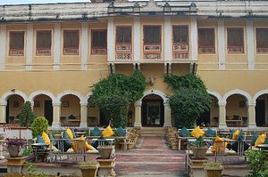 Bhanwar Vilas Palace in Karauli, image may contain: Villa, Housing, Hotel, Potted Plant