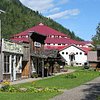 Three Valley Lake Chateau &amp; Ghost Town, hotel in Revelstoke