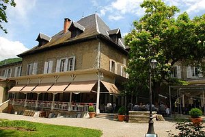Chateau des Comtes de Challes in Challes-les-Eaux, image may contain: Villa, Housing, City, Hotel