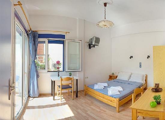 Private rooms for rent in Athens, Greece