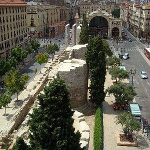 Muraglia romana e mercato