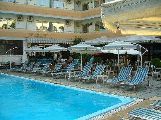 San Remo Hotel, hotel in Larnaca