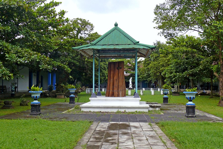 Surakarta Hadiningrat Palace image
