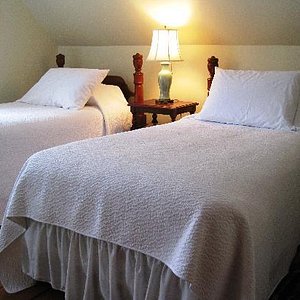 Reynolds Room Twin Beds Shared Bath $120./night