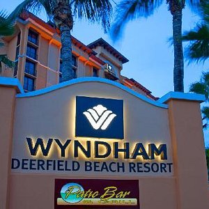 Wyndham Deerfield Beach Resort in Deerfield Beach, image may contain: Hotel, Resort, Condo, City
