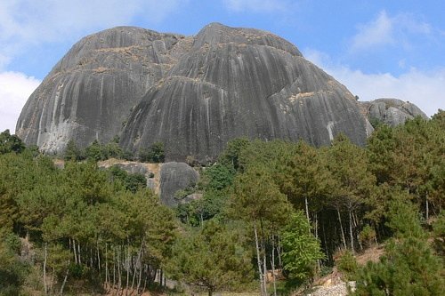 Kyllang Rock image