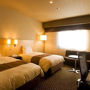 ベッドは寝心地を重視した日本ベッド社の「シルキーポケット」。深い眠りと爽やかな目覚めに効果を発揮。