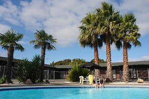 Teal Motor Lodge in Gisborne, image may contain: Villa, Hotel, Resort, Summer