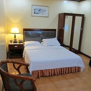 Peace Hotel, "standard" room