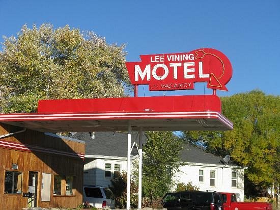 LEE VINING MOTEL - Hotel Reviews (CA)