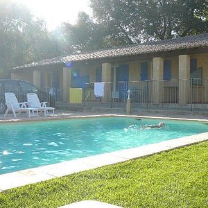 Motel Le Clos De La Cerisaie in Castillon-du-Gard, image may contain: Villa, Hotel, Resort, Pool
