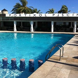 The gorgeous pool and hotel name font reminiscent of old Lidos