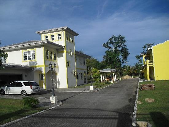 Piarco Village Suites, hotel en Trinidad