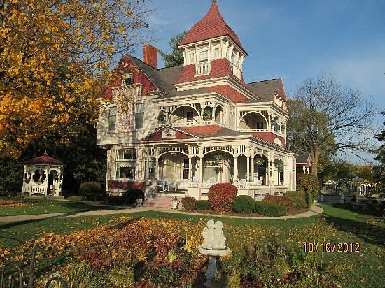 Victorian House - Bellaire, Michigan, The 1895 Richardi hou…