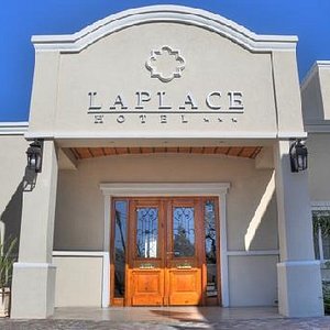 Laplace Hotel in Cordoba, image may contain: Villa, Housing, Backyard, Pool