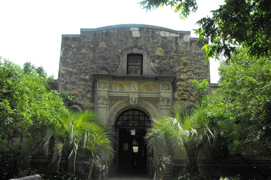 Alamo Plaza image