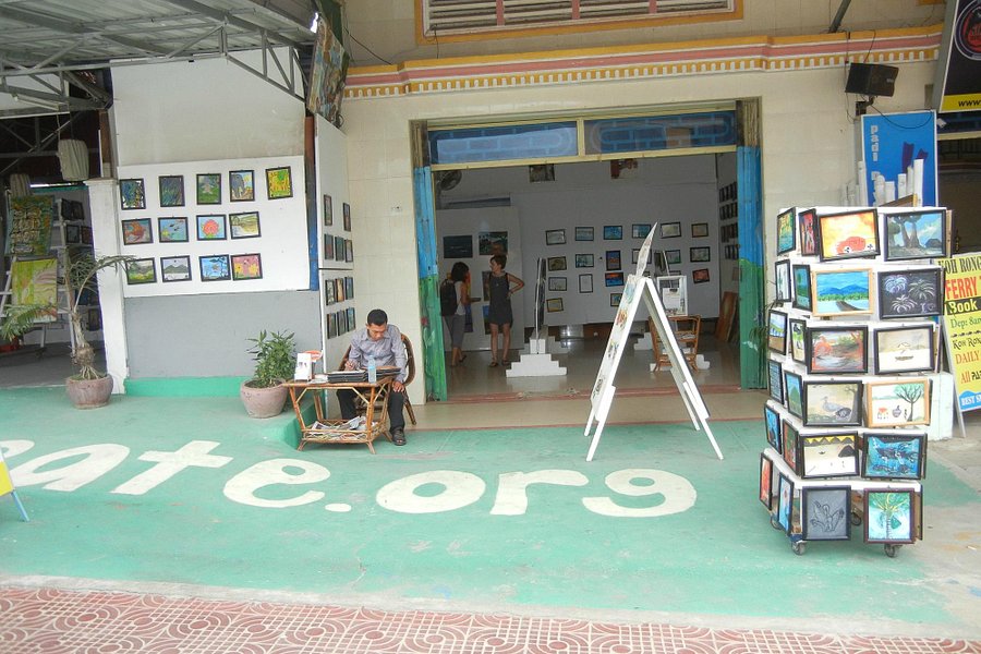 Cambodian Children's Painting Projects Gallery image