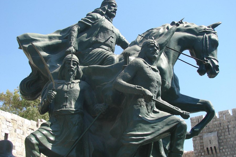 Saladin (Selahedîn) Statue image