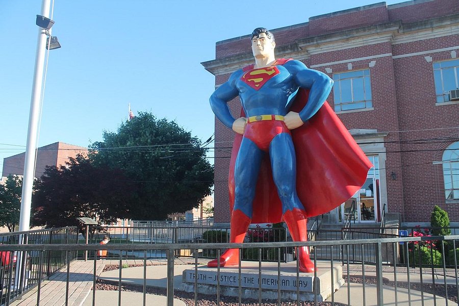 Superman Statue image
