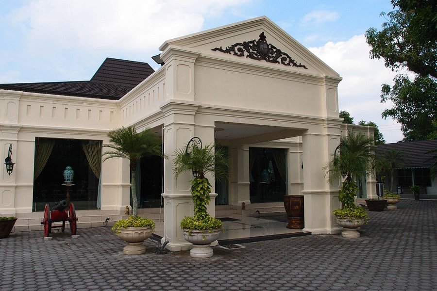 Museum Batik Danar Hadi image