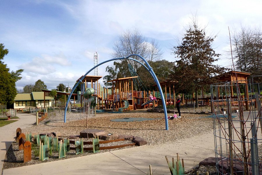 Yarra Glen Adventure Playground, McKenzie Reserve image